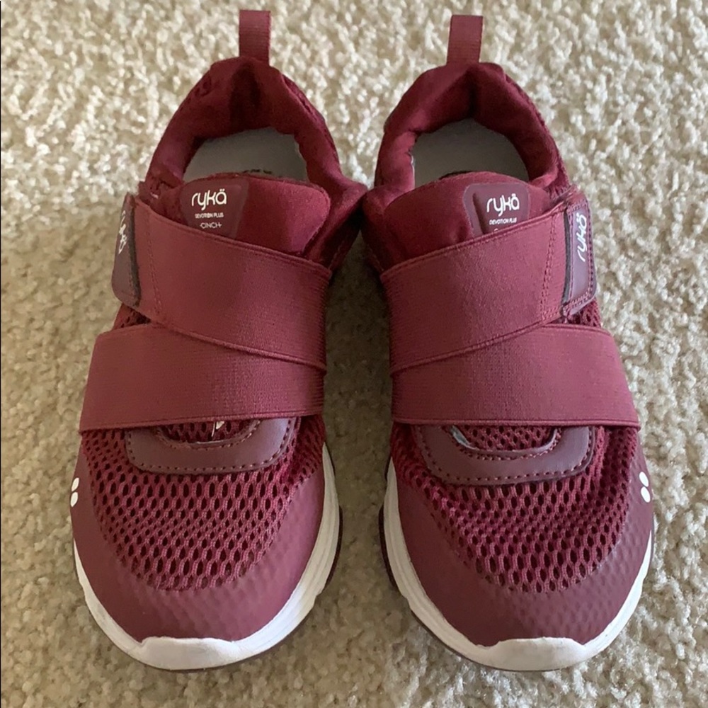 🍃Ryka | Burgundy Walking Sneaker